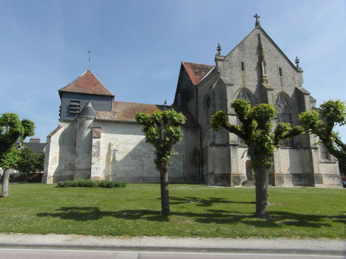 Le Breuil Hotel Piney Exterior foto